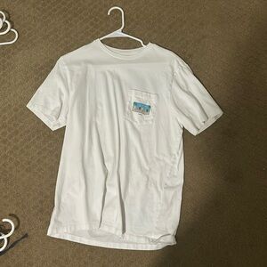Yineyard vines Kiawah tee